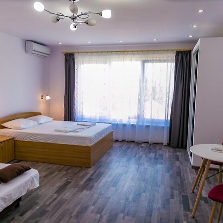 Hotel Casa Iordachescu Două Mai Extérieur photo