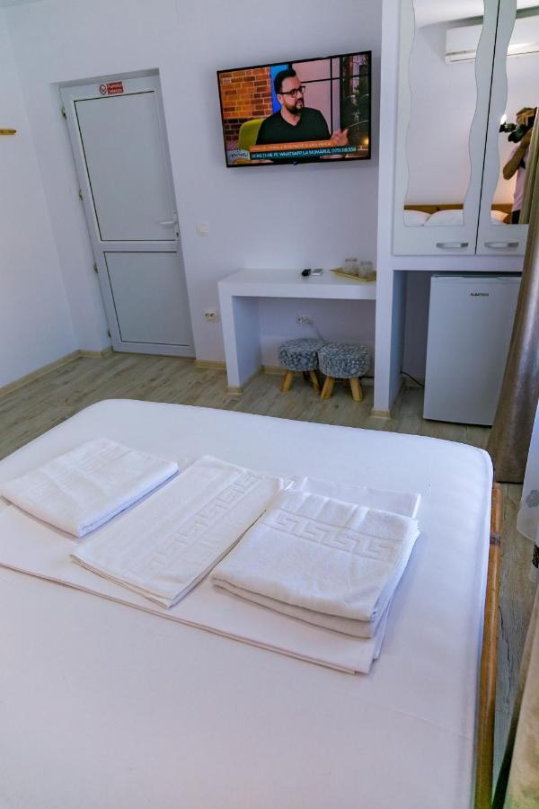 Hotel Casa Iordachescu Două Mai Extérieur photo