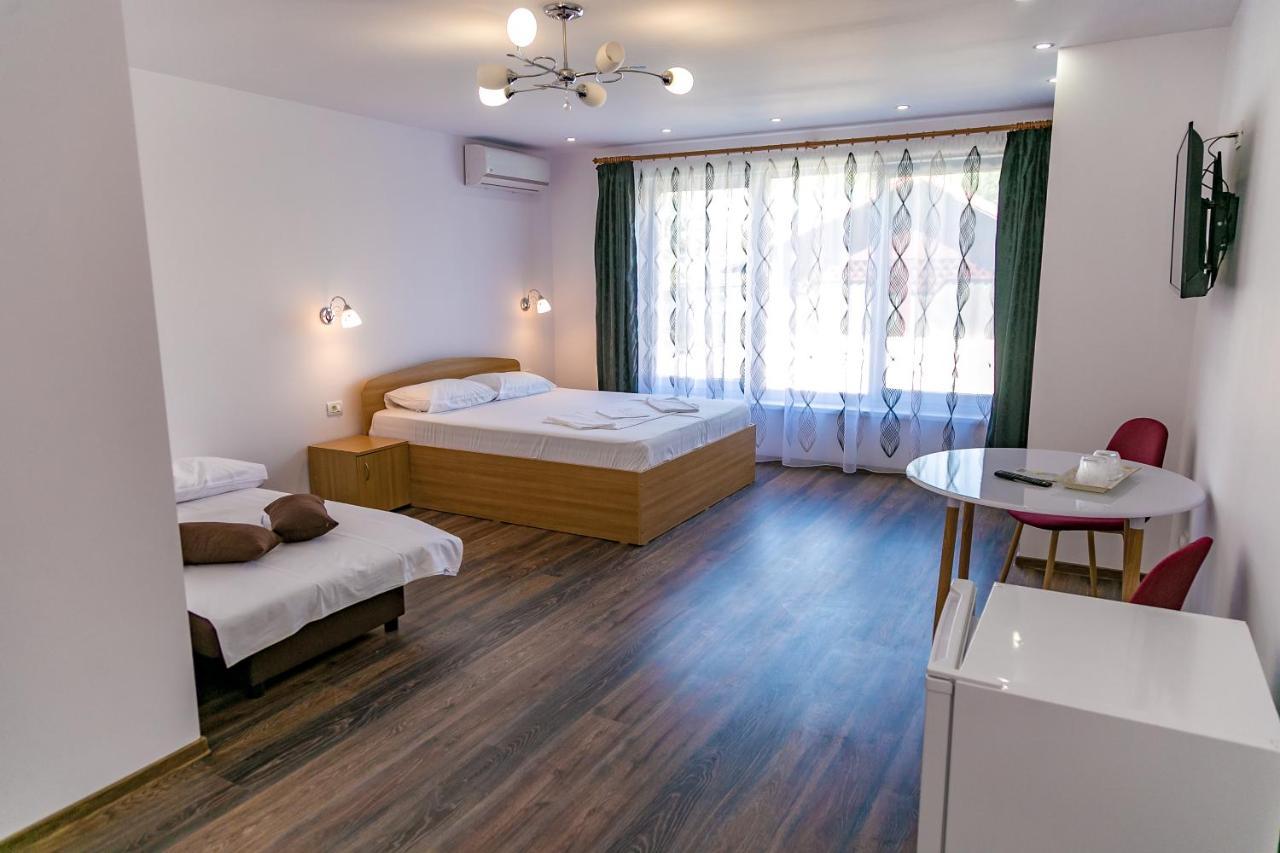 Hotel Casa Iordachescu Două Mai Extérieur photo