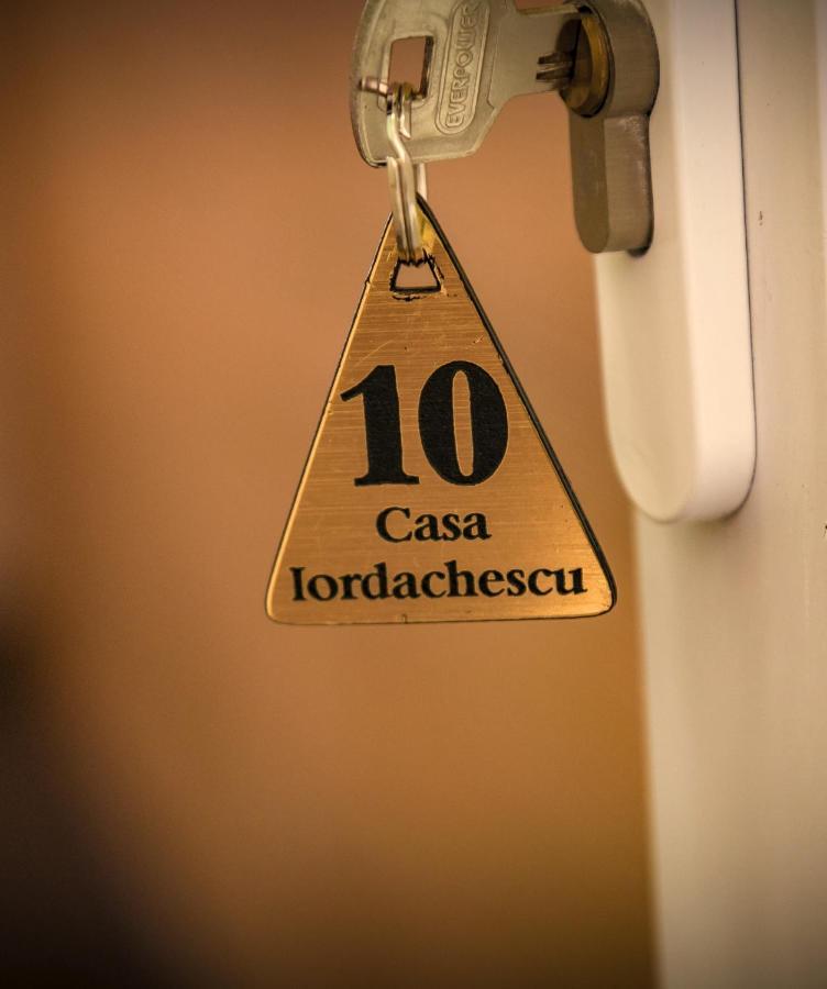 Hotel Casa Iordachescu Două Mai Extérieur photo