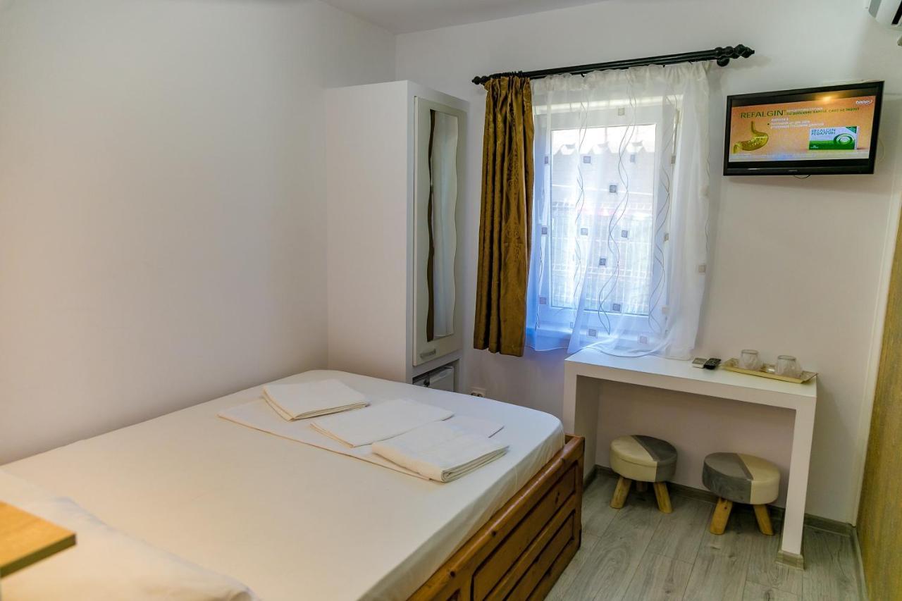 Hotel Casa Iordachescu Două Mai Extérieur photo
